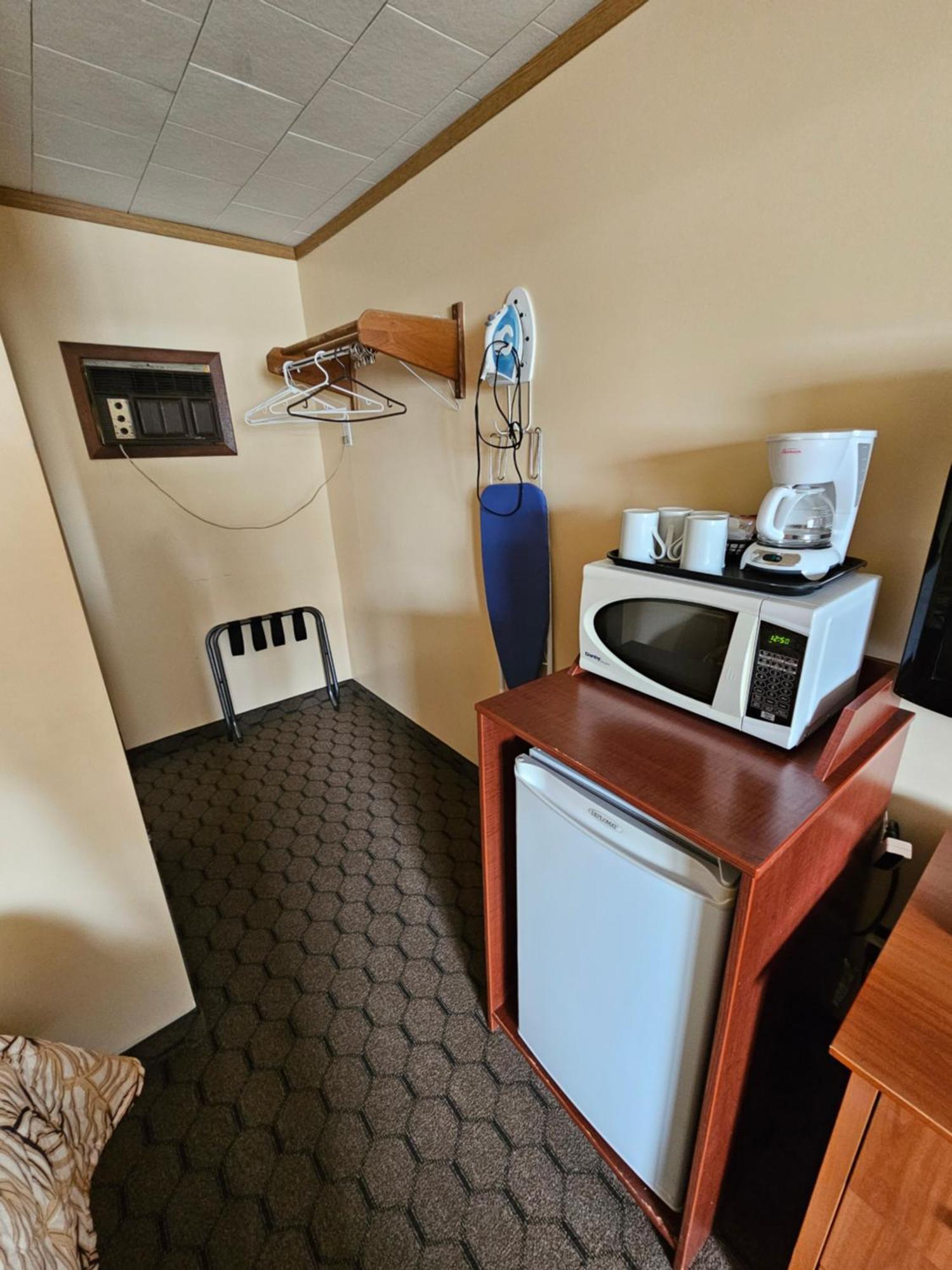 Forest Plaza Motel Mount Forest Eksteriør bilde