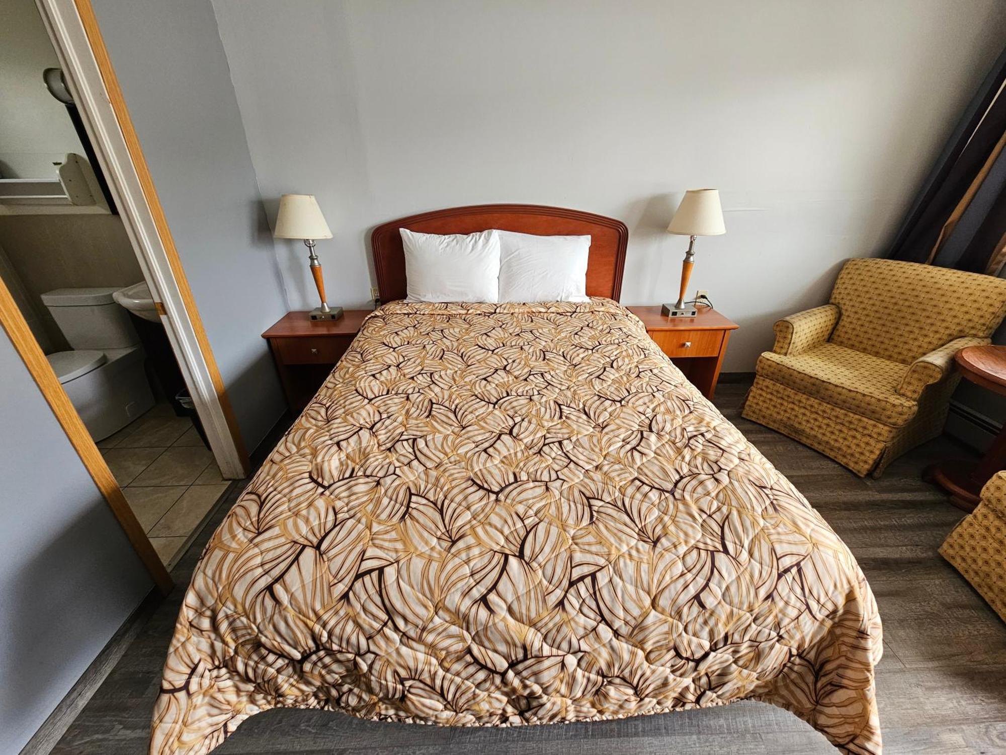 Forest Plaza Motel Mount Forest Eksteriør bilde