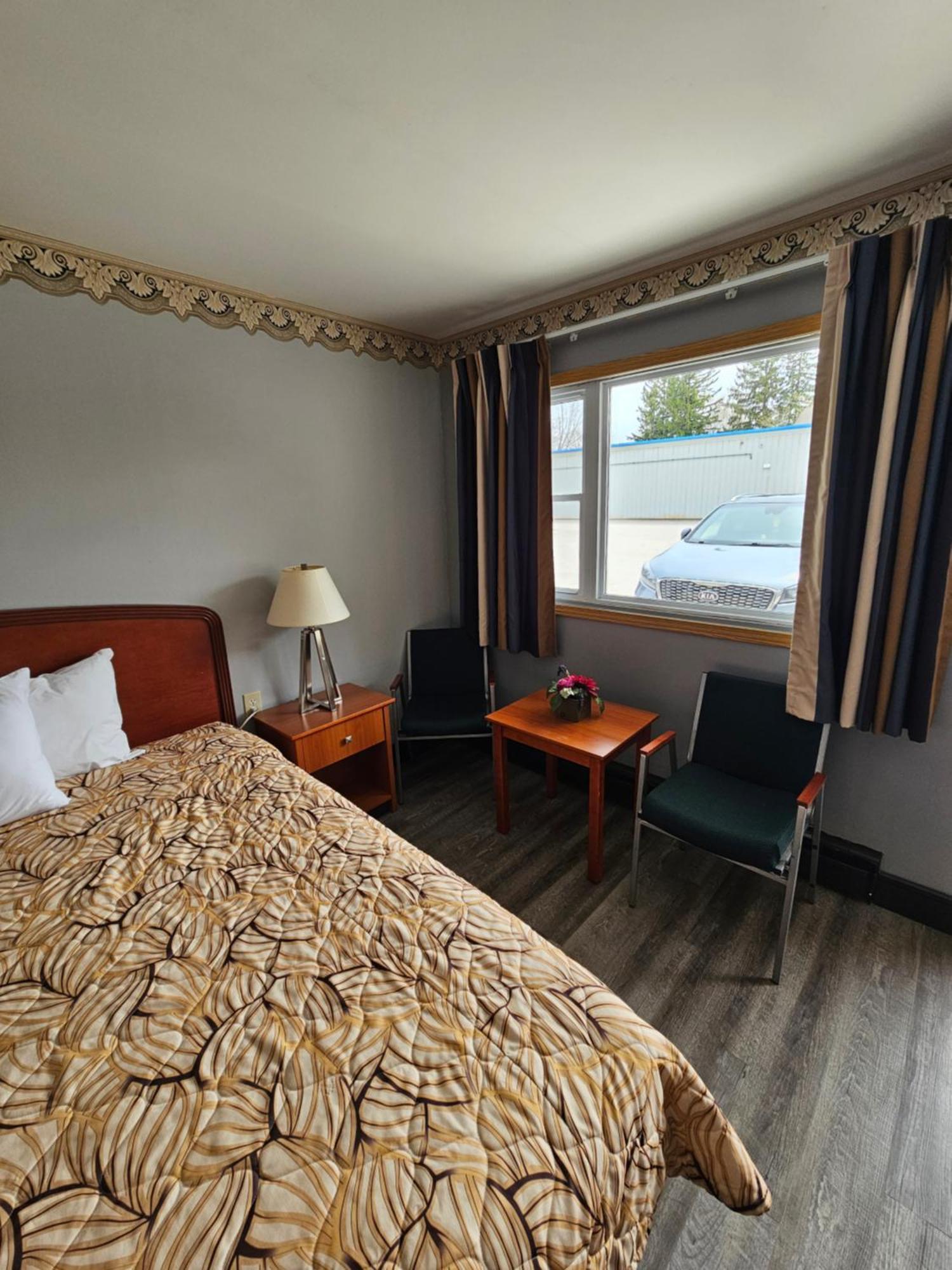 Forest Plaza Motel Mount Forest Eksteriør bilde