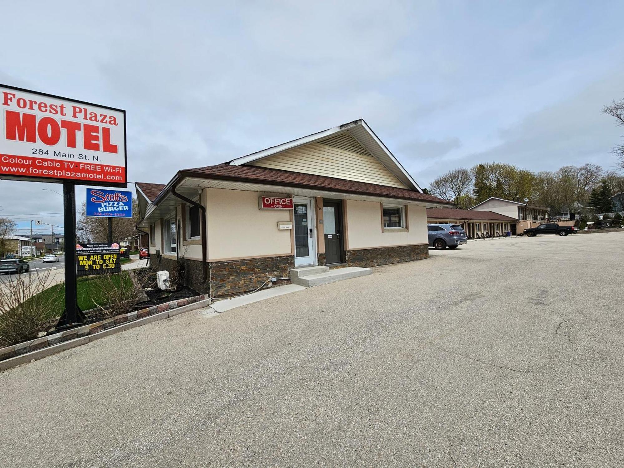 Forest Plaza Motel Mount Forest Eksteriør bilde