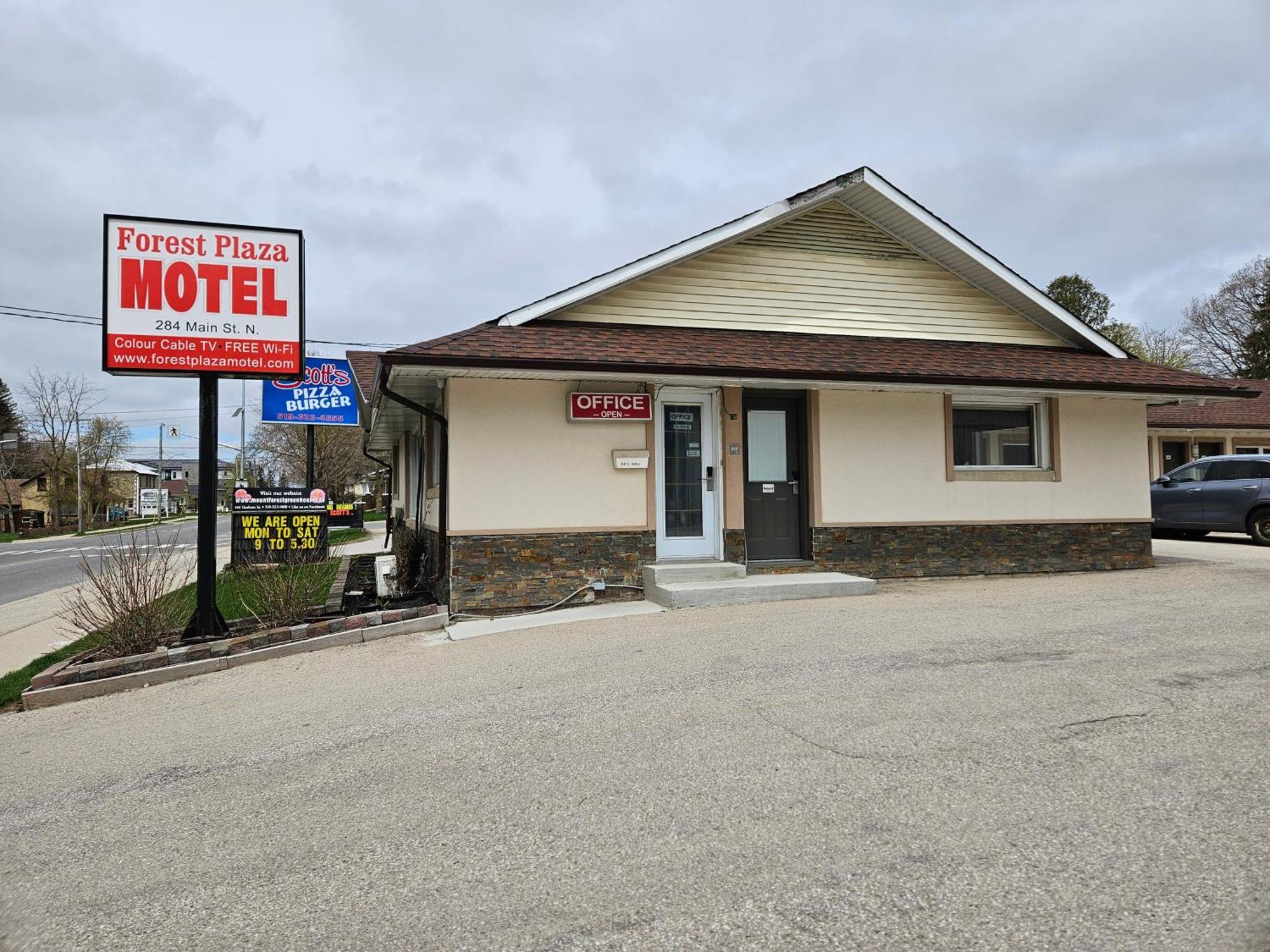 Forest Plaza Motel Mount Forest Eksteriør bilde