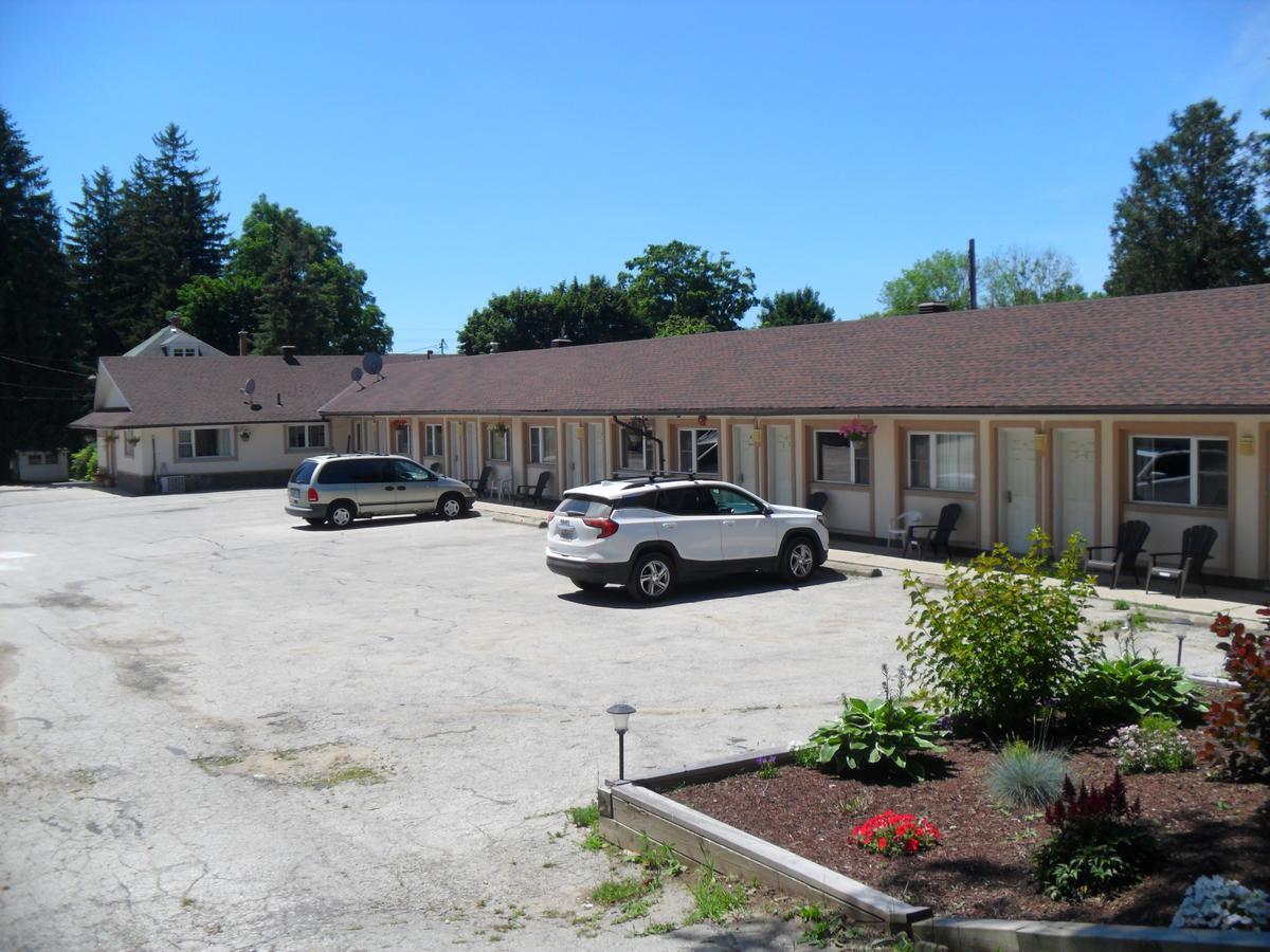 Forest Plaza Motel Mount Forest Eksteriør bilde