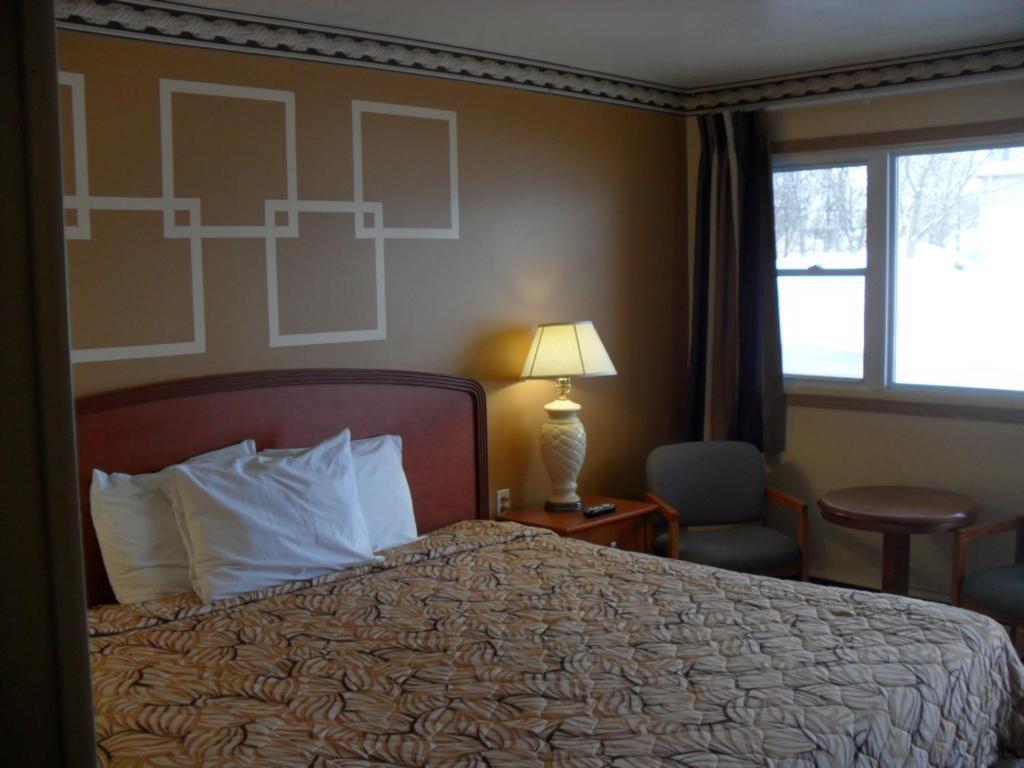 Forest Plaza Motel Mount Forest Eksteriør bilde